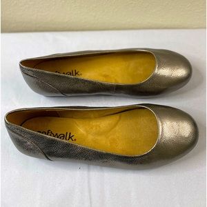 Soft Walk Women’s Sonoma Flats Silver Platinum size 81/2 WW  S1862- 911 NWOT